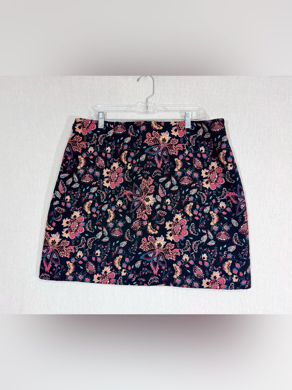 LOFT size 14 Black Paisley Floral Shift mini skirt with Teal & Burgundy Accents